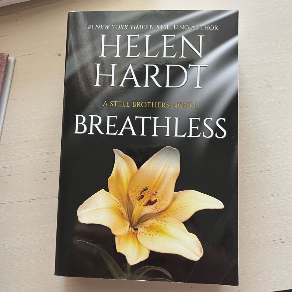 Breathless by Helen Hardt - Paperback Book